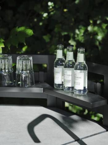 Fornax utekök Svart/teak, en produkt av hög kvalitet till bra pris från Ulfåsa möbler