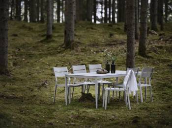 Bigby matbord Light Grey, en produkt av hög kvalitet till bra pris från Ulfåsa möbler