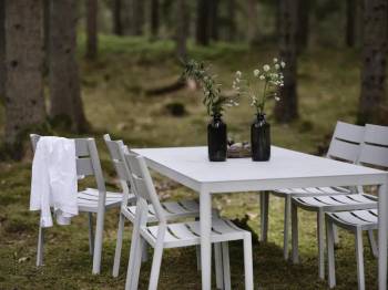 Bigby matbord Light Grey, en produkt av hög kvalitet till bra pris från Ulfåsa möbler