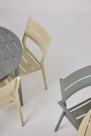 Delia matstol Lemon, en produkt av hög kvalitet till bra pris från Ulfåsa möbler