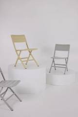 Wilkie matstol Light Grey, en produkt av hög kvalitet till bra pris från Ulfåsa möbler