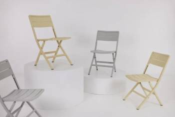 Wilkie matstol Light Grey, en produkt av hög kvalitet till bra pris från Ulfåsa möbler