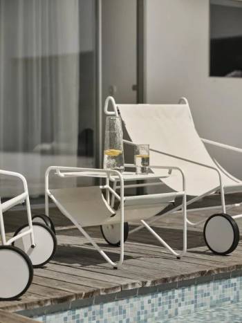 Poul Chair loungefåtölj Vit/Off-white, en produkt av hög kvalitet till bra pris från Ulfåsa möbler