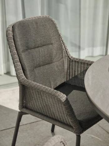 Dimma matstol Antracit/Grå, en produkt av hög kvalitet till bra pris från Ulfåsa möbler