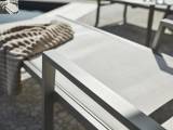 Leone vilsäng Khaki/Off-white, en produkt av hög kvalitet till bra pris från Ulfåsa möbler