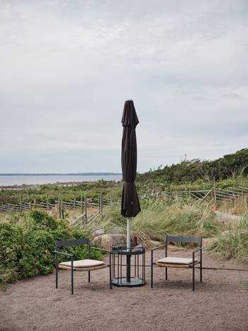 DK loungefåtölj Antracit/Natur, en produkt av hög kvalitet till bra pris från Ulfåsa möbler
