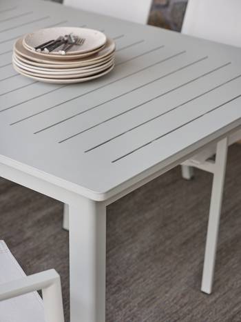 Lomma XL matbord Light Grey, en produkt av hög kvalitet till bra pris från Ulfåsa möbler