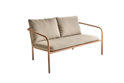 Bendt 2-sitssoffa Peach/Teddy Beige, en produkt av hög kvalitet till bra pris från Ulfåsa möbler