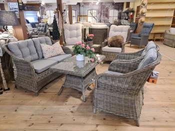 Lillhagen soffgrupp konstrotting 2 fåtöljer + 2-sits soffa + bord driftwood, en produkt av hög kvalitet till bra pris från Ulfåsa möbler