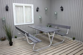 Picknickbänk inklusive ryggstöd, grå, en produkt av hög kvalitet till bra pris från Ulfåsa möbler