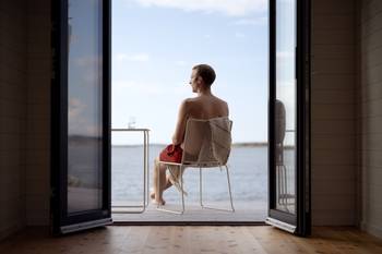 Haru matstol Pearl white, en produkt av hög kvalitet till bra pris från Ulfåsa möbler