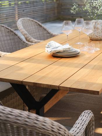 Mark matbord Svart/teak, en produkt av hög kvalitet till bra pris från Ulfåsa möbler