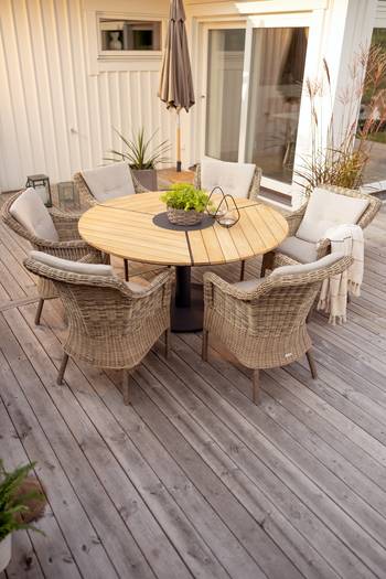 Peace Wood matbord Antracit/Natur, en produkt av hög kvalitet till bra pris från Ulfåsa möbler