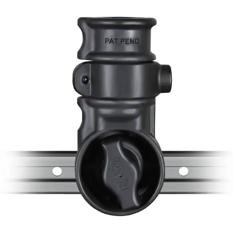 RAM® Adapt-A-Post™ Vertical Track Base monterad i vertikalt track-system för elektronik och tillbehör i båt.