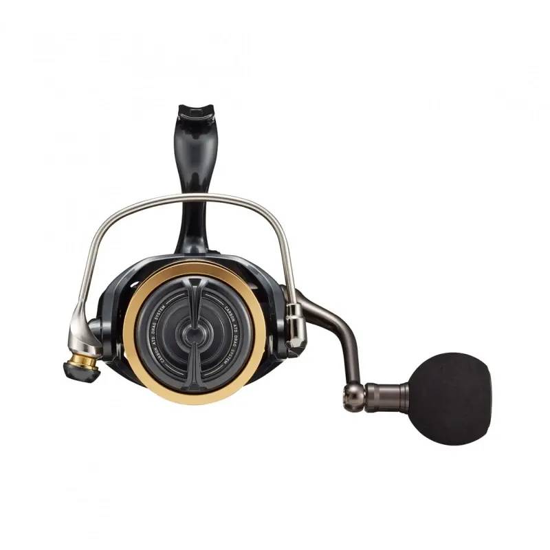 Daiwa 22 Caldia SW haspelrulle med slitstark konstruktion för saltvattensfiske och avancerat sportfiske.