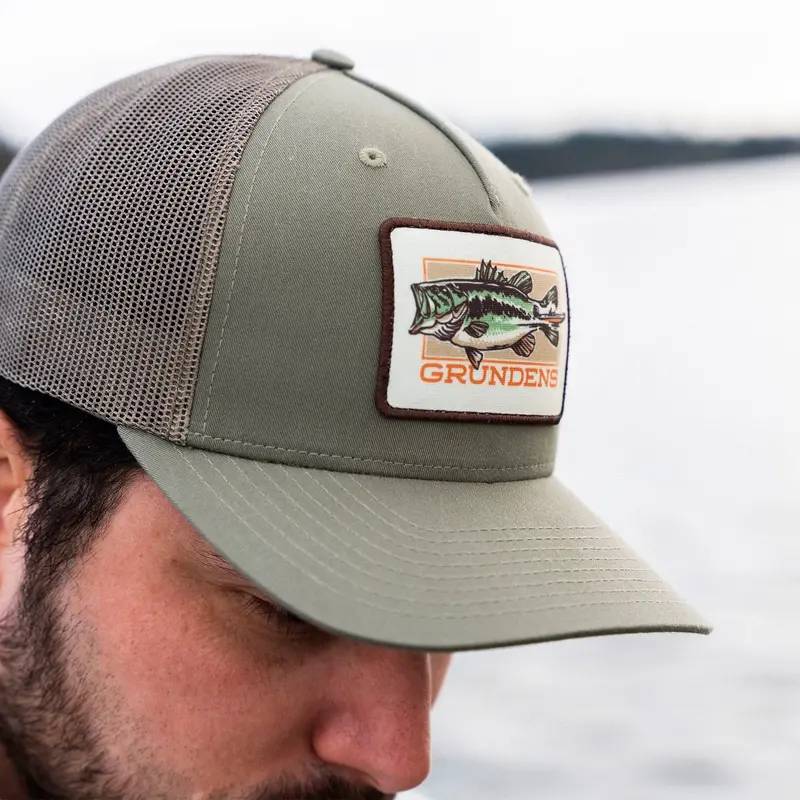 Grundéns Off to the Races Trucker Loden truckerkeps i grön loden med ventilerande mesh och justerbar passform