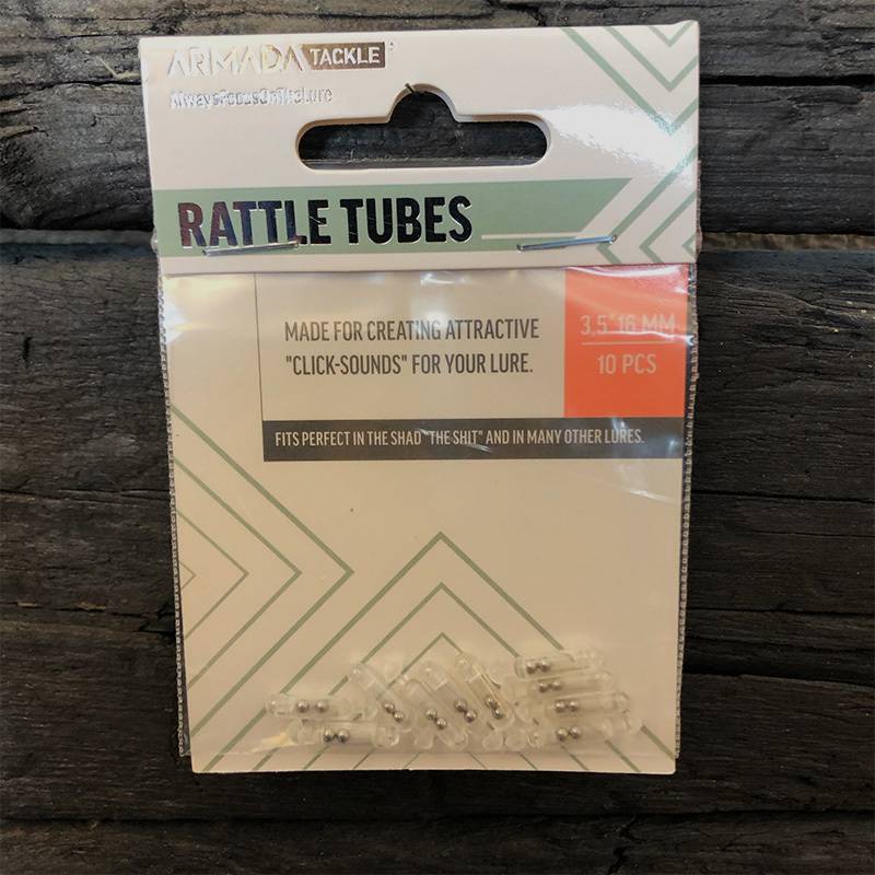 Närbild på Armada Rattle Tubes i storlek 35x16 mm, transparenta ljudtuber fyllda med metallkulor, förpackade i 10-pack för predatorfiske.