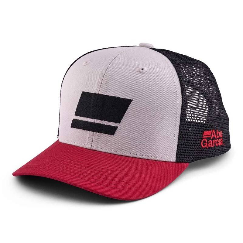Abu Flag Trucker keps i grått, rött och svart med mesh-bakdel och Abu-flagga framtill.