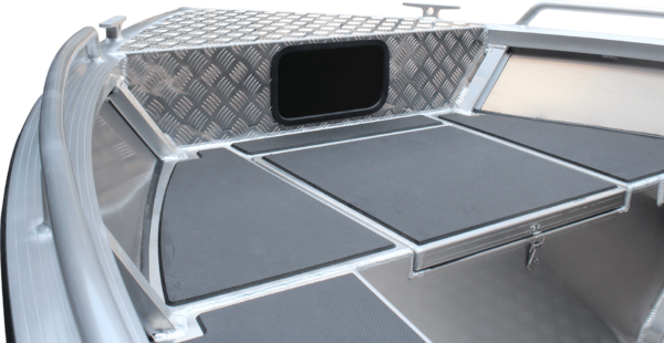 Kimple 550 Adventure aluminiumbåt sedd från sidan anpassad för fiske och fritidsbruk