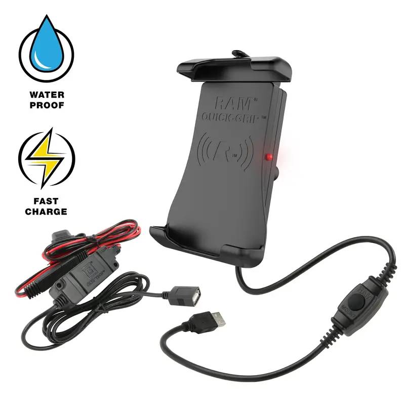 RAM® Quick-Grip™ 15W vattentät trådlös laddningshållare för smartphone monterad på fordon eller båt.