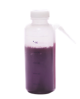 Påfyllningsflaska till nattvardsservis, en produkt från Nya Musik som utvecklar och engagerar människor i alla åldrar.