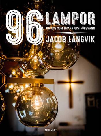 96 lampor : om oss som brann och försvann, en produkt från Nya Musik som utvecklar och engagerar människor i alla åldrar.