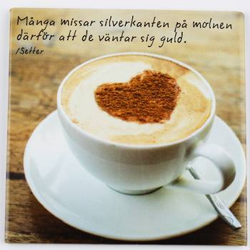 Magnet - Text: Många missar silverkanten på molnen..., en produkt från Nya Musik som utvecklar och engagerar människor i alla åldrar.