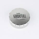 Mintpastiller - Plåtask - Du är värdefull - Silver, en produkt från Nya Musik som utvecklar och engagerar människor i alla åldrar.