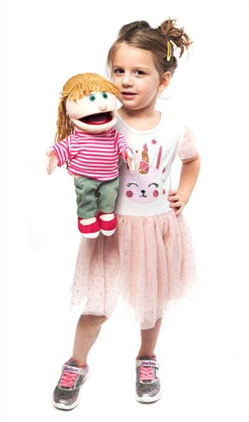 Handdocka - Emily - 40 cm, en produkt från Nya Musik som utvecklar och engagerar människor i alla åldrar.