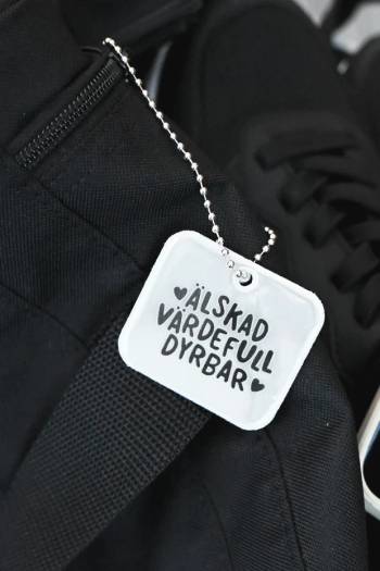 Mjuk reflex: Älskad, värdefull, dyrbar, en produkt från Nya Musik som utvecklar och engagerar människor i alla åldrar.