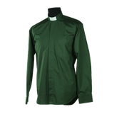 Diakonskjorta - Herr, mörkgrön, en produkt från Nya Musik som utvecklar och engagerar människor i alla åldrar.