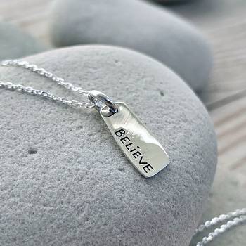 Halssmycke - Believe - Silver - 15 mm, en produkt från Nya Musik som utvecklar och engagerar människor i alla åldrar.