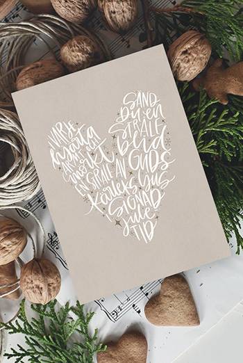 Vykort - I varje hjärta armt och mörkt, en produkt från Nya Musik som utvecklar och engagerar människor i alla åldrar.