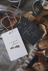 Juletikett - När juldagsmorgon glimmar och I signad juletid - 10-p, en produkt från Nya Musik som utvecklar och engagerar människor i alla åldrar.