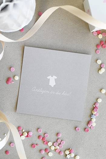 Kort - Äntligen är du här - Kvadratiskt, en produkt från Nya Musik som utvecklar och engagerar människor i alla åldrar.