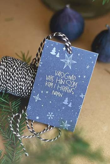 Juletikett - Välsignad vare han som kom i Herrens namn- 10-p, en produkt från Nya Musik som utvecklar och engagerar människor i alla åldrar.