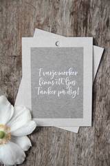 Gåvokort - I varje mörker finns ett ljus, tänker på dig, en produkt från Nya Musik som utvecklar och engagerar människor i alla åldrar.