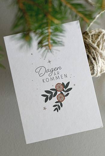 Vykort - Dagen är kommen, en produkt från Nya Musik som utvecklar och engagerar människor i alla åldrar.