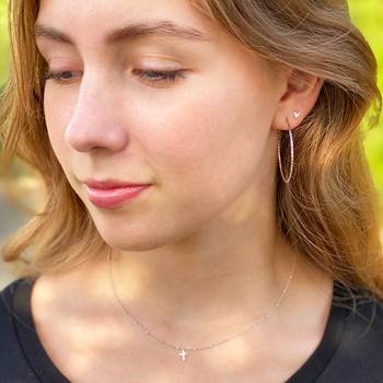 Halssmycke – Kors - Kulkedja, en produkt från Nya Musik som utvecklar och engagerar människor i alla åldrar.