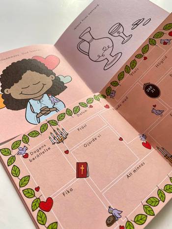 Högtidsbok Gudstjänst, en produkt från Nya Musik som utvecklar och engagerar människor i alla åldrar.