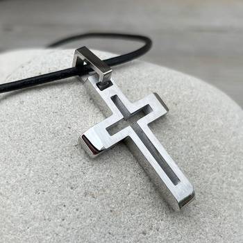 Halssmycke – Kors, en produkt från Nya Musik som utvecklar och engagerar människor i alla åldrar.