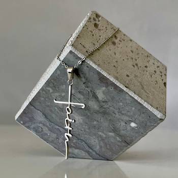 Halssmycke – Faith, en produkt från Nya Musik som utvecklar och engagerar människor i alla åldrar.