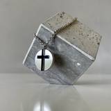 Halssmycke – Kors, en produkt från Nya Musik som utvecklar och engagerar människor i alla åldrar.