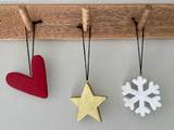 Hängprydnad - Hjärta, stjärna, snöflinga, en produkt från Nya Musik som utvecklar och engagerar människor i alla åldrar.