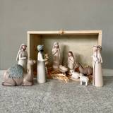 Julkrubba med stall - PE13323, en produkt från Nya Musik som utvecklar och engagerar människor i alla åldrar.