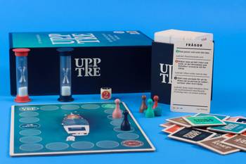 Upp till tre - Brädspel, en produkt från Nya Musik som utvecklar och engagerar människor i alla åldrar.