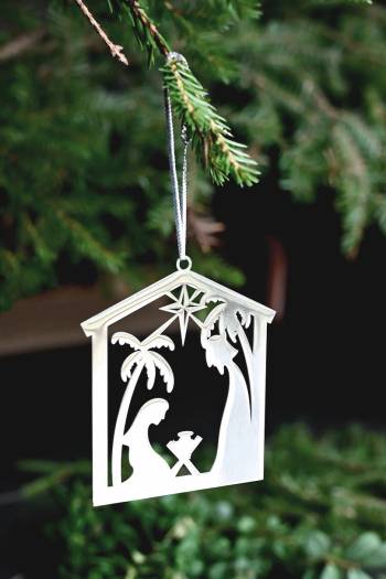 Hängdekoration - Krubba, en produkt från Nya Musik som utvecklar och engagerar människor i alla åldrar.