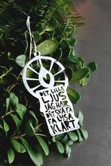 Hängdekoration - Det lilla ljus jag har - rostfritt stål, en produkt från Nya Musik som utvecklar och engagerar människor i alla åldrar.