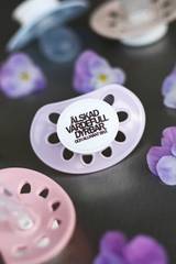 Napp - Älskad, värdefull, dyrbar.  - Lila, en produkt från Nya Musik som utvecklar och engagerar människor i alla åldrar.