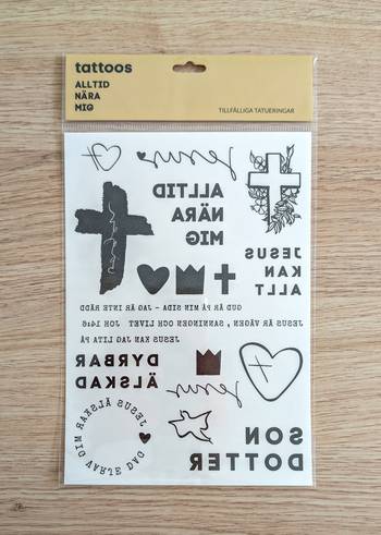 Tatueringar - Alltid nära mig, en produkt från Nya Musik som utvecklar och engagerar människor i alla åldrar.